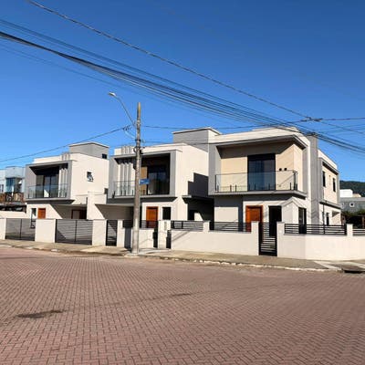 Sobrado com financiamento bancário disponível á venda no Rio Vermelho/Florianópolis - Sobrado - à venda - Nativo Imóveis LTDA