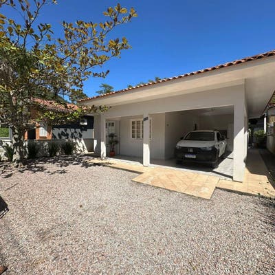 🏖️ CASA DE PRAIA FINAMENTE MOBILIADA | PRAIA DE BOMBAS – A 350M DO MAR - Casa em Bombas, Bombinhas - à venda - Império do Vale Negócios Imobiliários