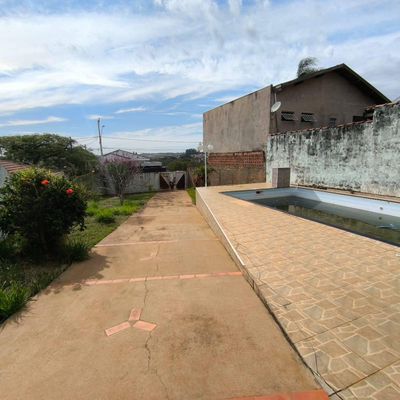 Edícula com Piscina e Quintal Grande em Jardim Europa II - Avaré - Casa em Jardim Europa II, Avaré - à venda - CRYSTAL IMÓVEIS