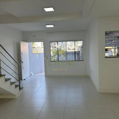 Aluguel Sobrado Triplex 3 Suítes no Ariribá Balneário Camboriú - Sobrado em Ariribá, Balneário Camboriú - para locação - Ilaini Imóveis