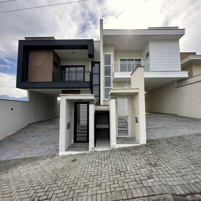 Geminado Alto Padrão | Três Rios do Norte | 3 quartos (1 suíte com closet) | 142m² - Casa Geminada em Três Rios do Norte, Jaraguá do Sul - à venda - MACROimoveis.com