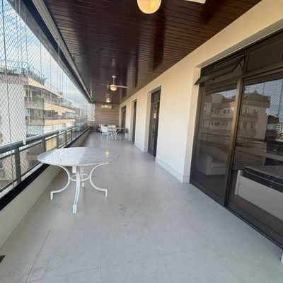 Apartamento Á Venda de 227M2 com 2 Suítes, 3 Vagas, Varanda e Piscina na Barra da Tijuca, Rio de Janeiro. - Apartamento em Barra da Tijuca, Rio de Janeiro - à venda - Ativa Imobiliária LTDA