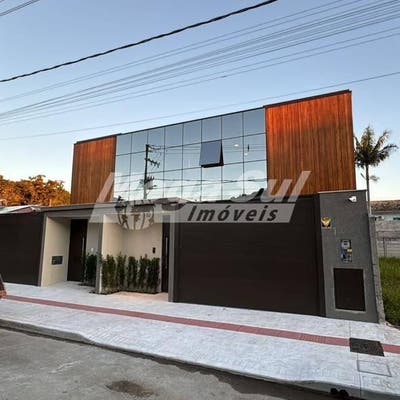 Lindo Sobrado Em Balneário Camboriú! - Casa em Barra, Balneário Camboriú - à venda - MEGA SUL IMOBILIÁRIA LTDA