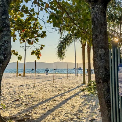 Lindo apartamento para 6 pessoas no Resort Praias Brancas (52) - Apartamento em Cachoeira do Bom Jesus, Florianópolis - para temporada - Hoteislab Assessoria e Negócios LTDA