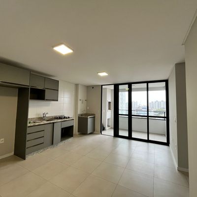 APARTAMENTO SEMI MOBILIADO - 02 QUARTOS - SAO JOAO - Apartamento em São João, Itajaí - para locação - Livena Imóveis