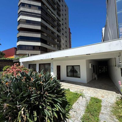 CASA AMPLA NO CENTRO DE ITAJAÍ - Casa em Centro, Itajaí - para locação - Brava Norte Imóveis