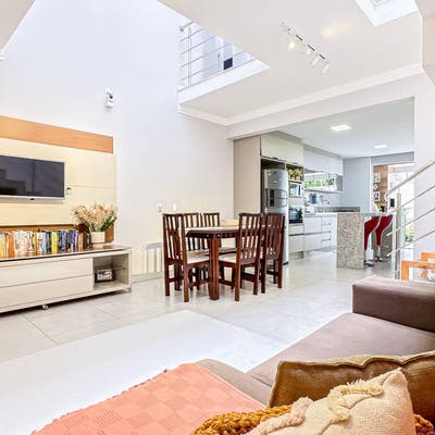 Sobrado Semimobiliado com 3 Suítes no Bairro Fortaleza! - Casa em Fortaleza, Blumenau - à venda - CONCEITO IMOBILIARIA LTDA
