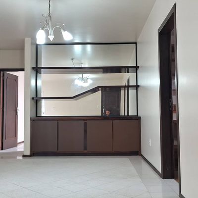 Apartamento Semimobiliado para Locação Anual, 3 Quartos (1 Suíte), 160m², 2 Vagas de Garagem, Edifício Leopoldo Zarling Centro - Itajaí, SC - Apartamento em Centro, Itajaí - para locação - I3 CORRETORES ASSOCIADOS S/S