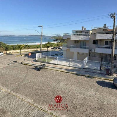 SB782 - SOBRADO A POUCOS PASSOS DO MAR EM 4 ILHAS - Sobrado em 4 Ilhas, Bombinhas - para temporada - Marca Imobiliária