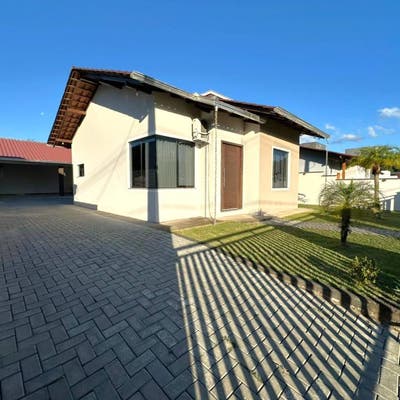 Casa Térrea | Três Rios do Norte | 2 Quartos | 50M² + 70M² de Área de Festas - Casa em Três Rios do Norte, Jaraguá do Sul - à venda - MACROimoveis.com